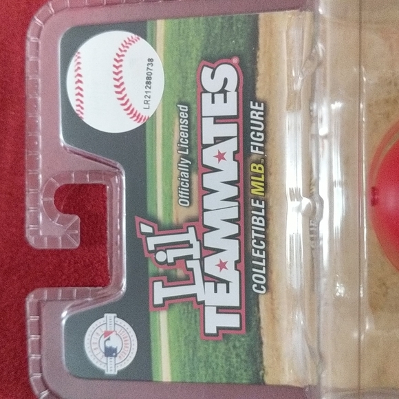 MLB Lil' Teammates Reds Pitcher Series 2 Figure - Picture 3 of 6